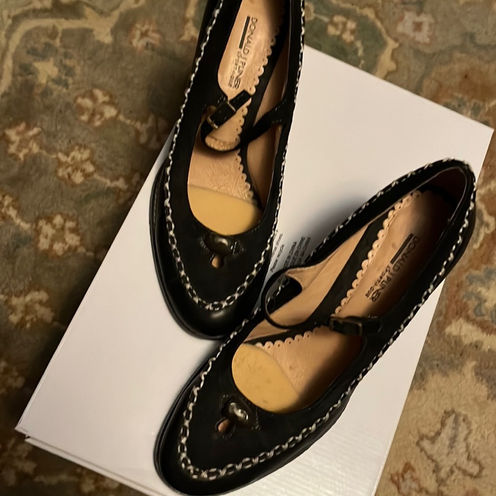 Donald Pliner women’s black 7 1/2 with 3 inch heel